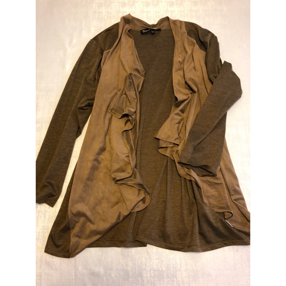 Camel colored cardigan! So cute!